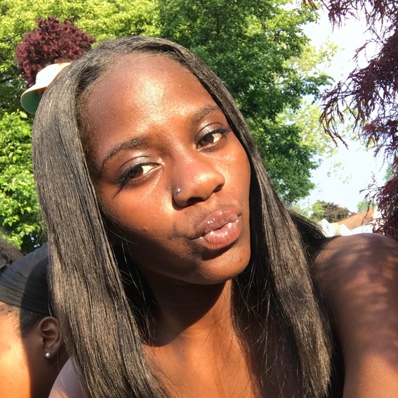 Meet your Posher, Amari - Picture 3 of 8